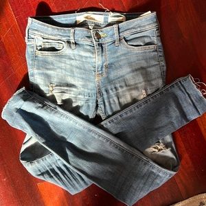 Hollister ripped super skinny jeans
